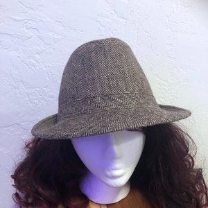 Unisex English Hat , size M/L